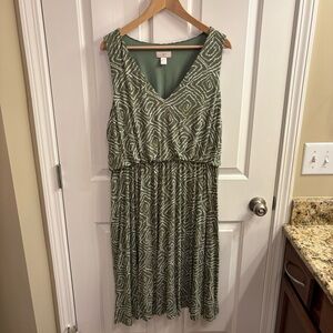 LOFT Green Cream Patterned Sleeveless V-Neck Midi Blouson Sundress